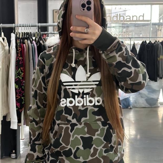 아디다스 카모 트레포일 후드티