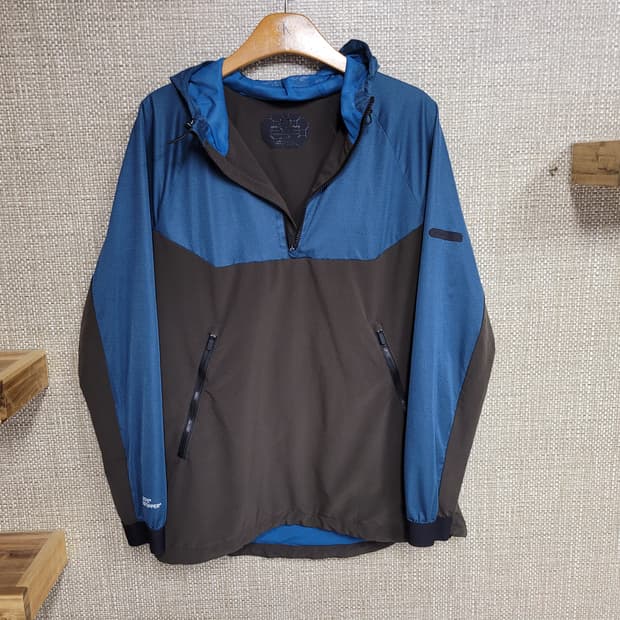 105사이즈 언더아머 바람막이 아노락 자켓