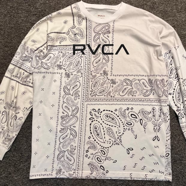 [105~110] RVCA 루카 반다나 패턴 롱슬리브 XL 