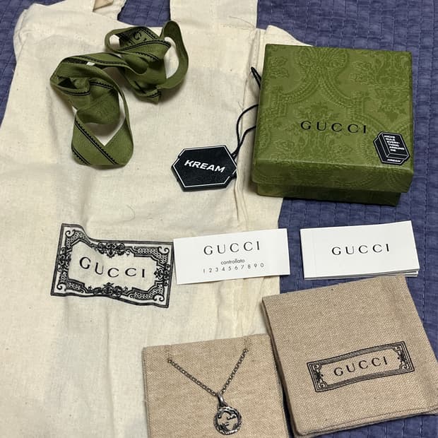 구찌 인터로킹 G 목걸이