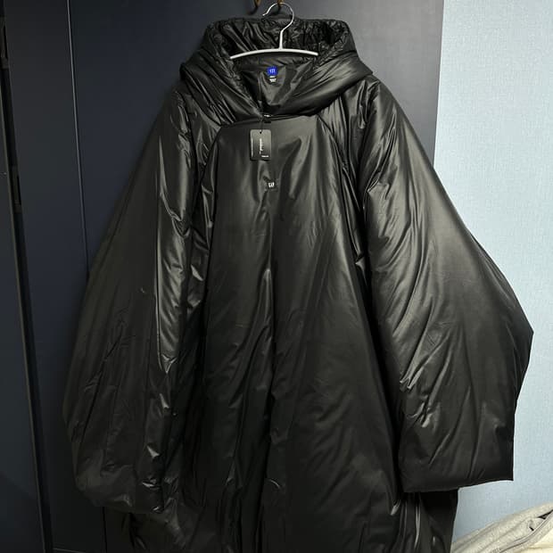 [S] 이지 갭 엔지니어드 바이 발렌시아가 티컷 퍼퍼 파카 블랙