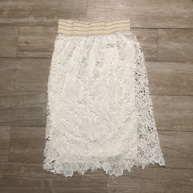 모리걸 밴딩 화이트 레이스 펀칭 미디스커트