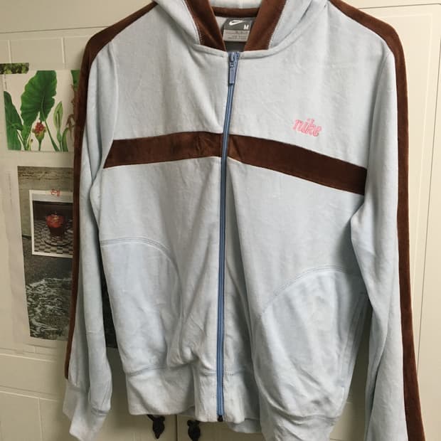 나이키 하늘색 벨벳 트랙탑 후드집업 극희귀 대장 핀터깔달천깔 stc진리