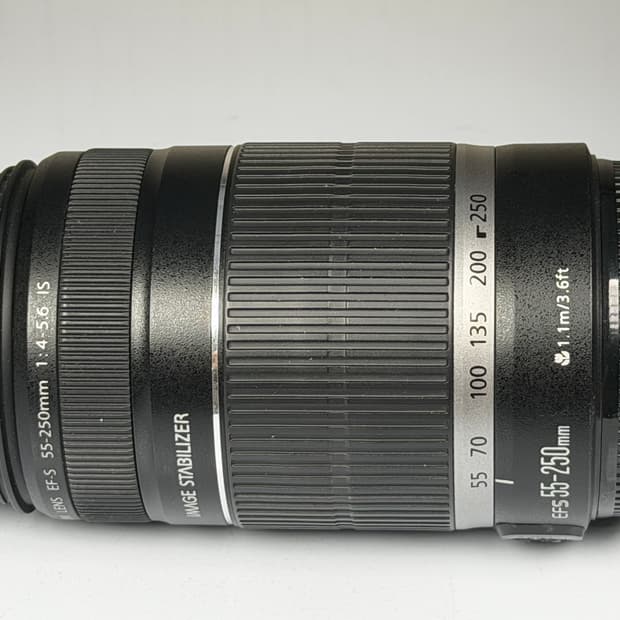 캐논 EF-S 55-250mm F4-5.6 IS 렌즈