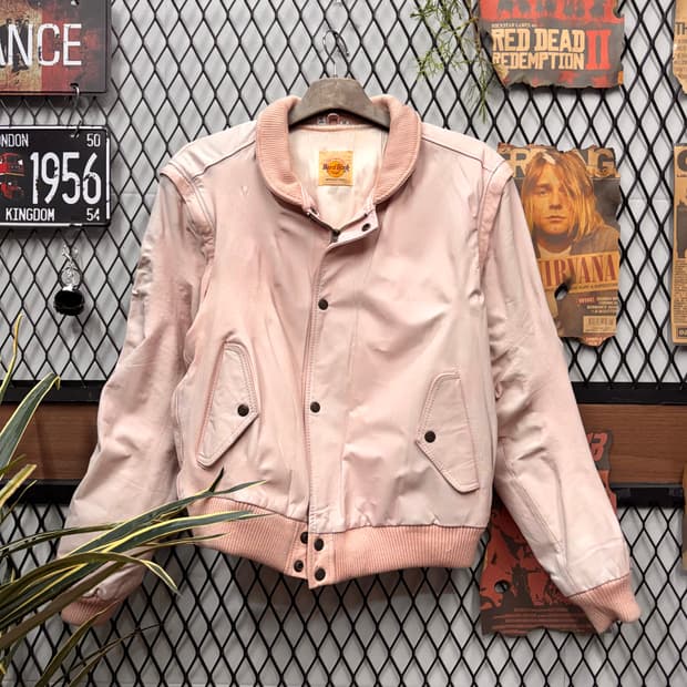 90s 하드락 카페 레더 바시티 자켓 후면 빅로고 포인트 핑크
