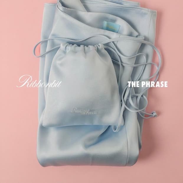 (미개봉) 리본빛 더프레이즈 파우치