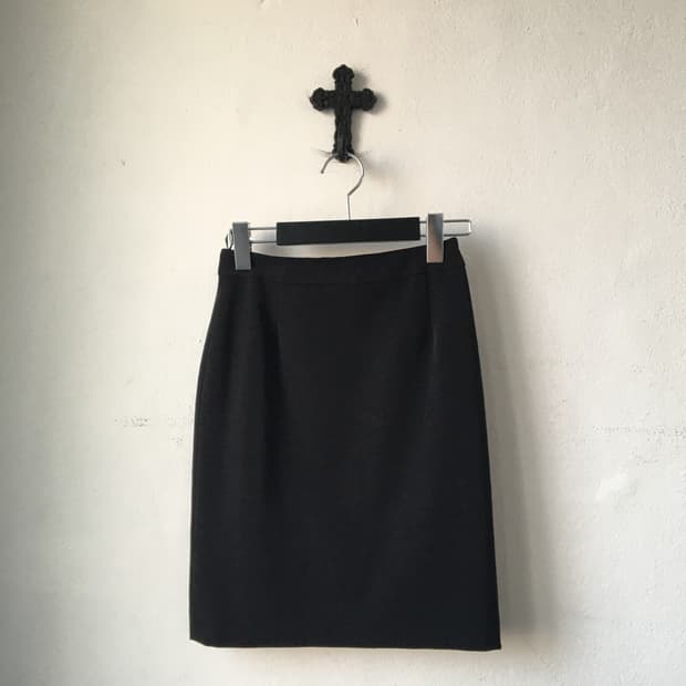 Black midi skirt