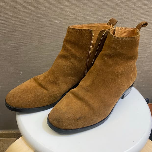 앤아더스토리즈 스웨이드 앵글부츠 235