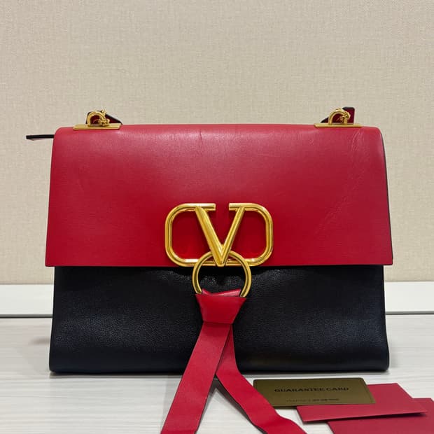 발렌티노 V링 숄더백 미디움