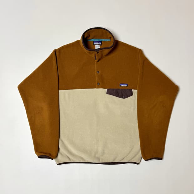 [M] 파타고니아 신칠라 플리스 후리스 루츠레드 베어브라운 카멜