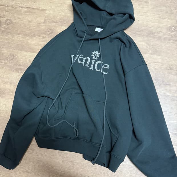 ERL 베니스 후드티