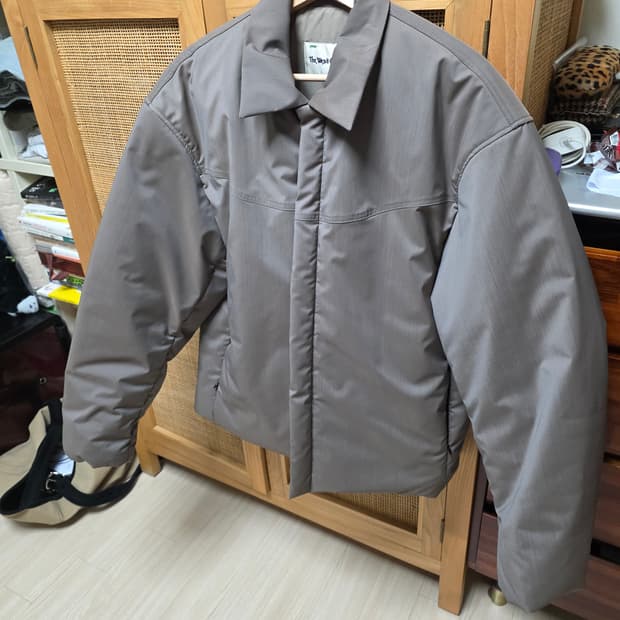 더뤡코즈 패딩 판매합니다 