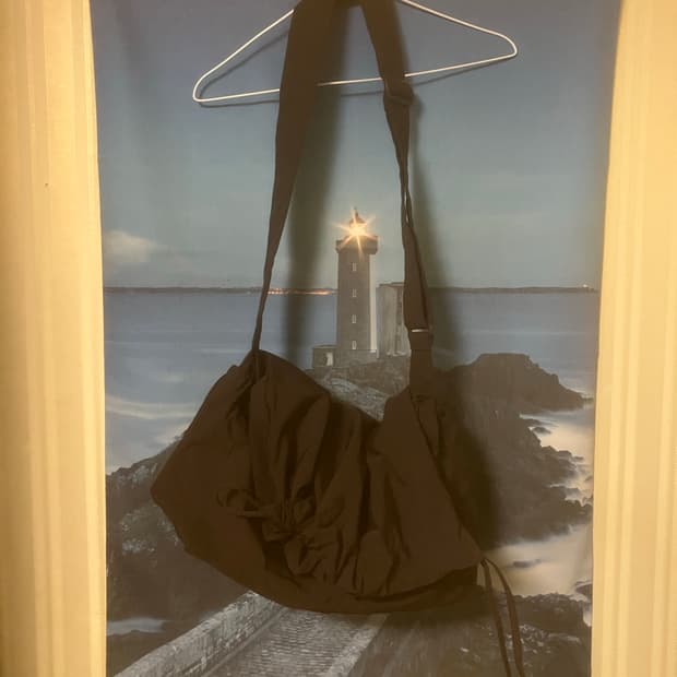 유니클로 U 메신저백 브라운