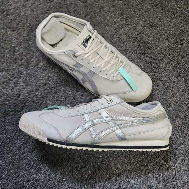 오니츠카타이거 멕시코66 흰/은   250사이즈