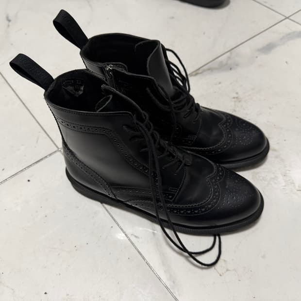 닥터마틴 델핀 새상품 uk6 250