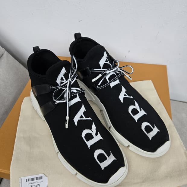 [보증서 정품]프라다 니트 스니커즈