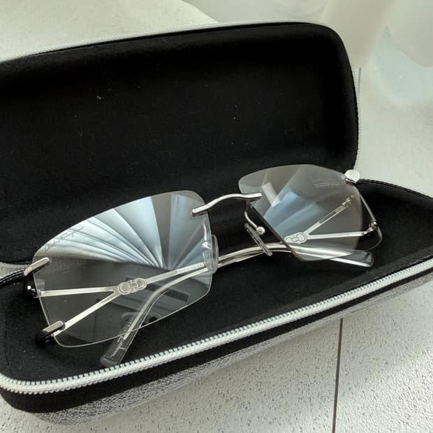 페라가모 빈티지 무테 선글라스