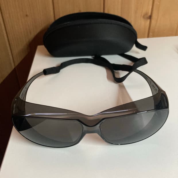 칸예 선글라스 타카시바 기무네