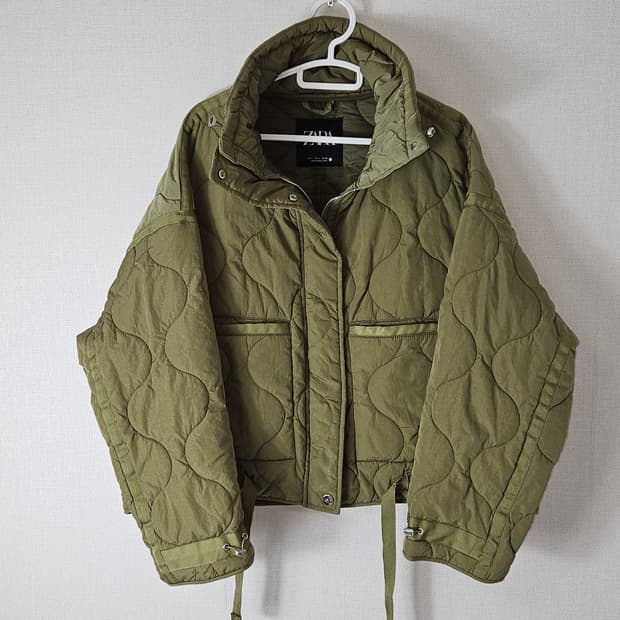 자라 ZARA 올리브 퀄팅 누빔자켓 하이넥 L (거의 새상품)