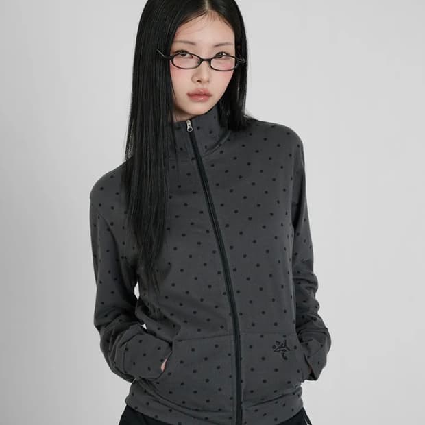잇자바이브 DOT SYMBOL ZIP UP - CHARCOAL