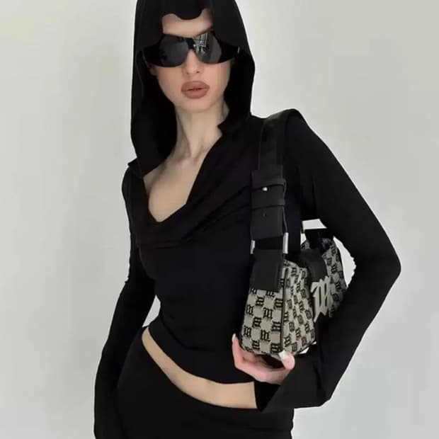 고프코어 딱붙 셔링 후드티 긴팔티 롱슬리브 고딕 펑크