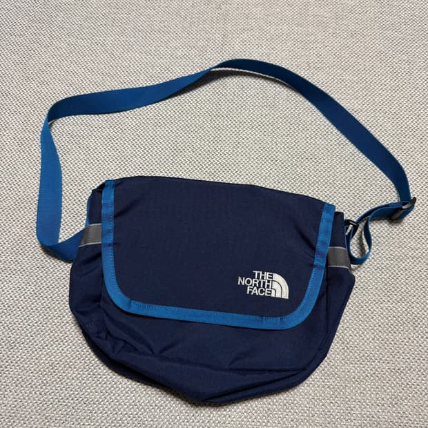 노스페이스 네이비 미니 크로스백