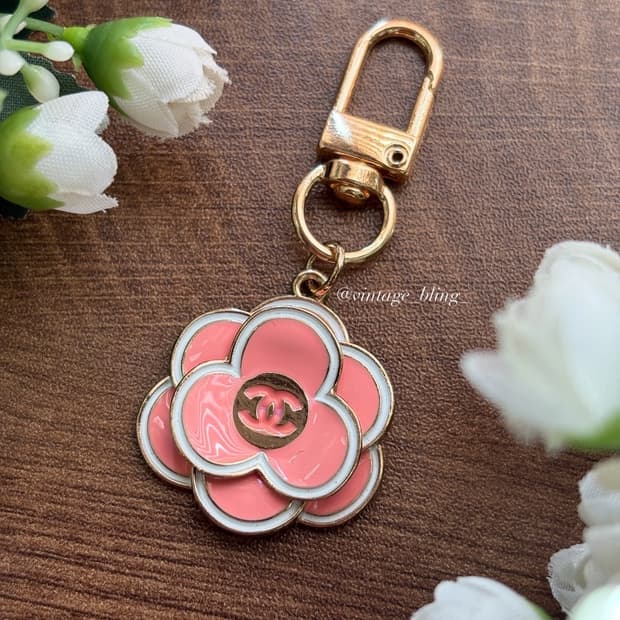 [SALE] 샤넬 까멜리아 플라워 핑크골드 키링