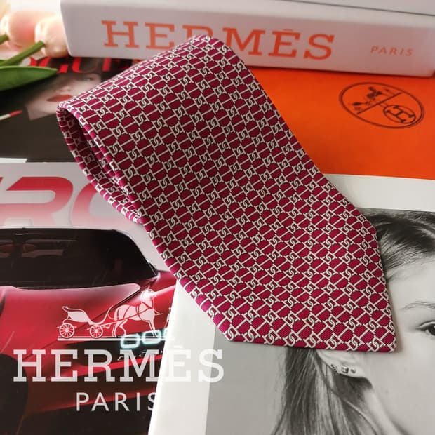 에르메스 실크 버건디 인터락패턴 넥타이 9.7cm A~B등급 A18813