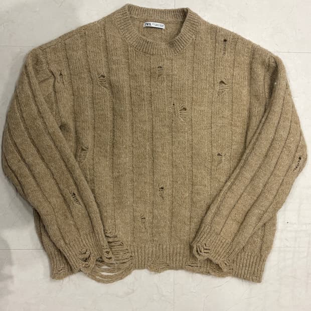 자라 디스트로이드 니트