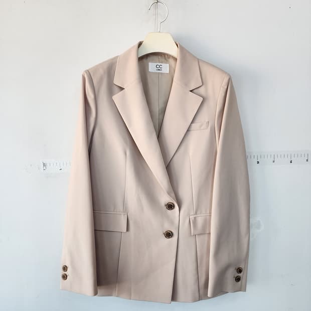 CC collect 베이지색 여성 자켓