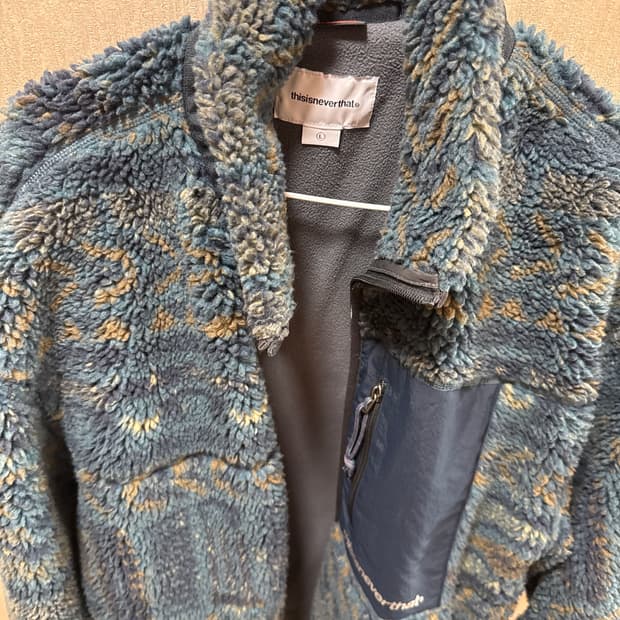 디스이즈네버뎃 플리스 L사이즈 판매합니다