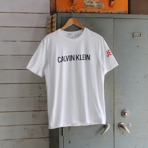(착용컷) Calvin Klein 반팔 티셔츠 (남성용 100)