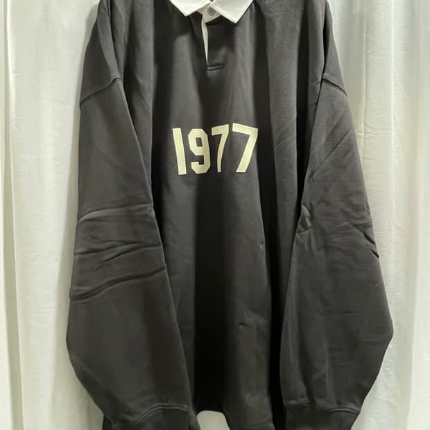 피어오브갓 에센셜/ 1977 럭비티 아이언/ XL