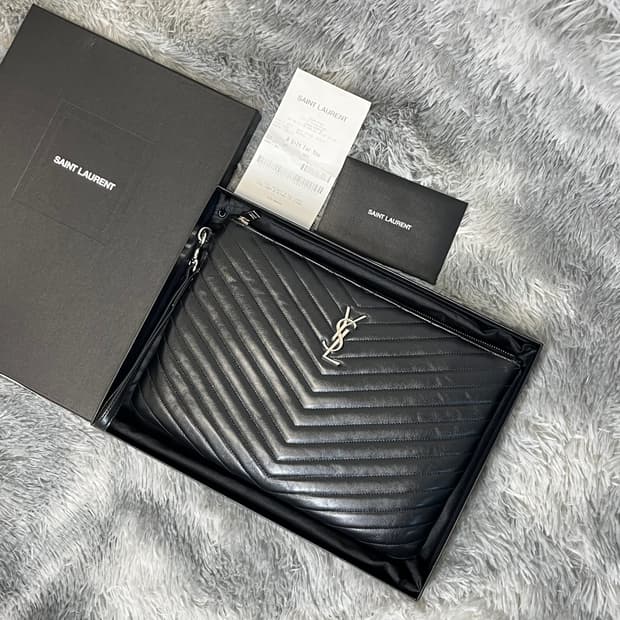 입생로랑 마틀라세 클러치 M사이즈