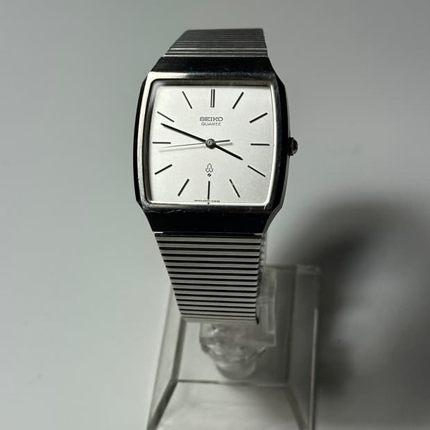 SEIKO quartz square