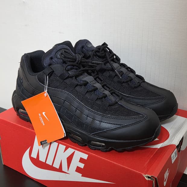 나이키 에어맥스95 트리플 블랙