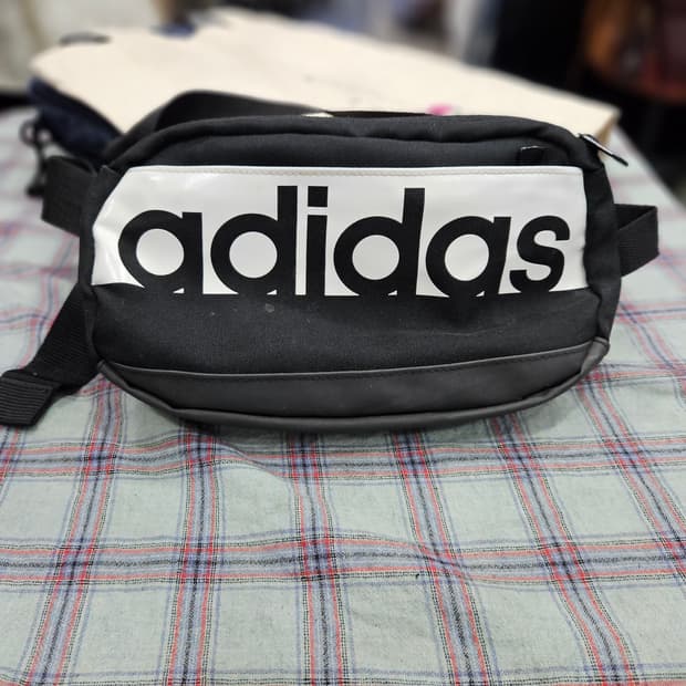 아디다스(Adidas) 로고 블랙 힙색