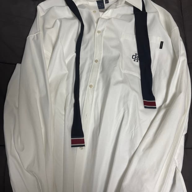 로맨틱크라운 타이 셔츠 xl