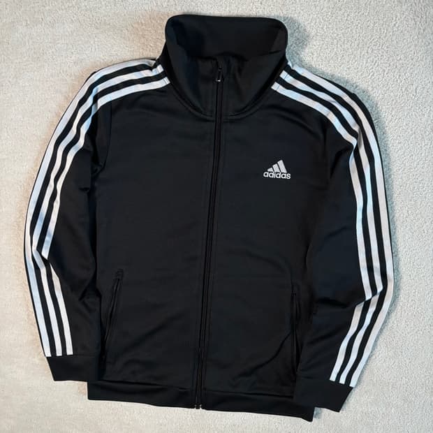 아디다스 블랙 스몰로고 딱붙핏 작사 져지