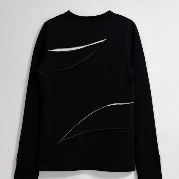 레이어 컷 롱슬리브