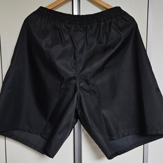 프라다 펜탈론 리나일론 버뮤다 팬츠 (XL) 정품