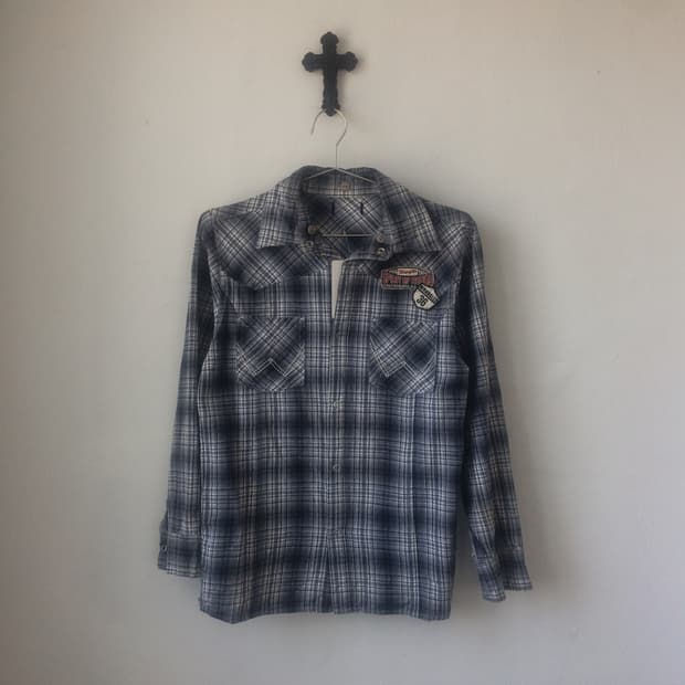 Patch point check pattern shirt