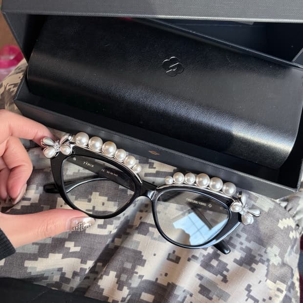 슈슈통 위민 콜라보 안경