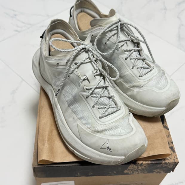 로아 셀라 화이트 270