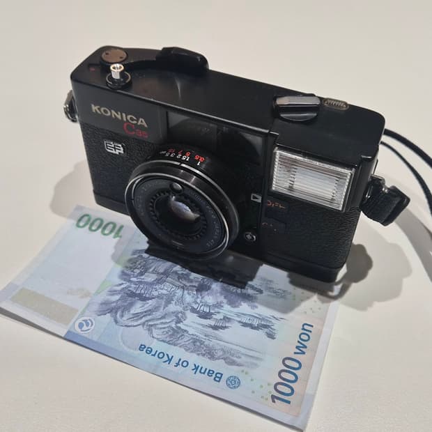 작례O 앤디워홀 카메라 코니카 c35 ef 명작 필름카메라