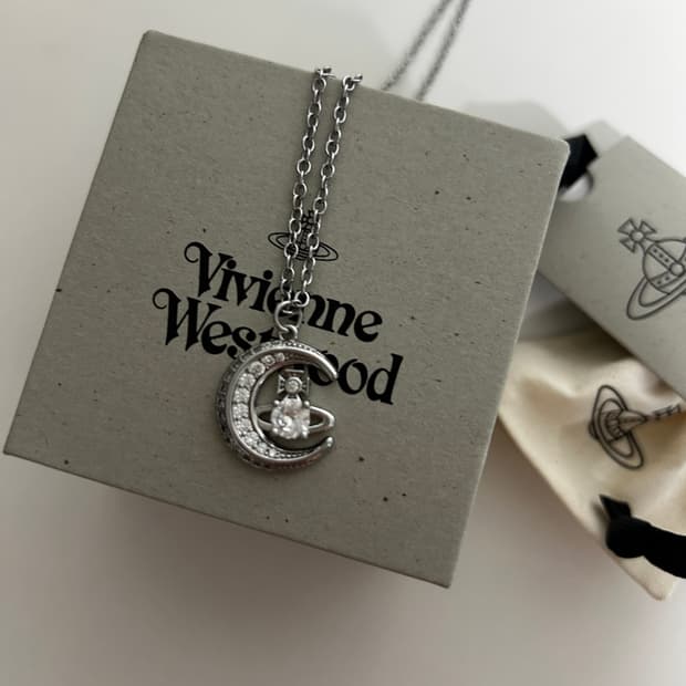 비비안웨스트우드 도리나 달과별목걸이