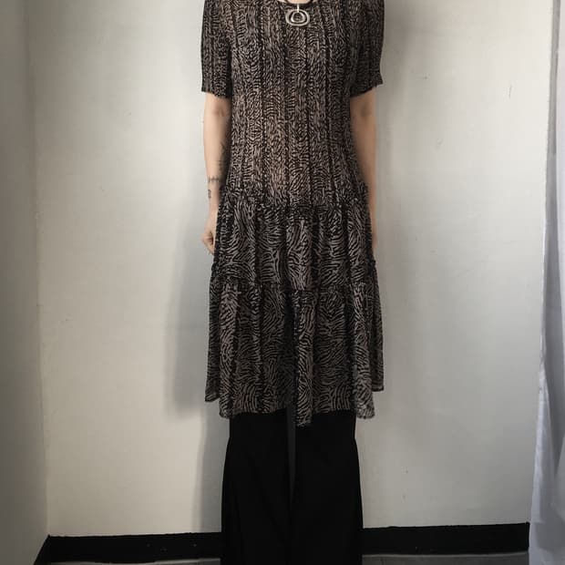 Pattern pleats onepiece