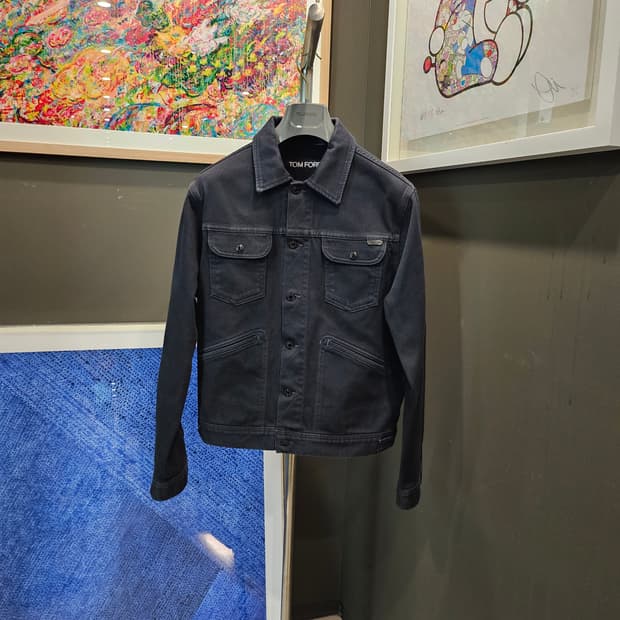 톰포드 가죽 패치로고 블랙 컬러 데님 셋업