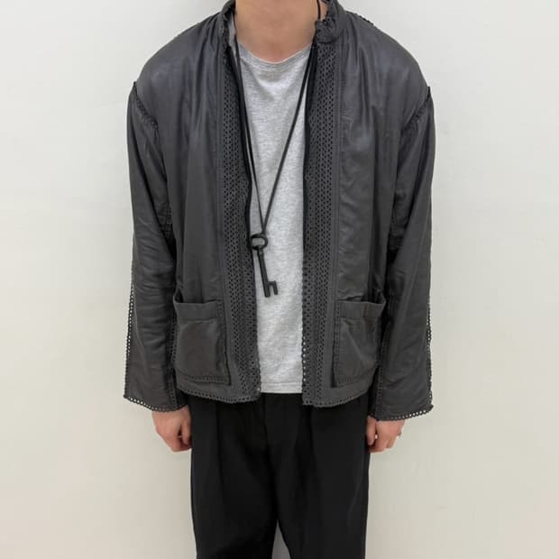 이세이미야케 03fw 펀칭 디테일 자켓