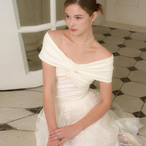 Roman Off-Shoulder T-shirts (2) 오프숄더